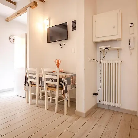 La Petroniana Apartment *